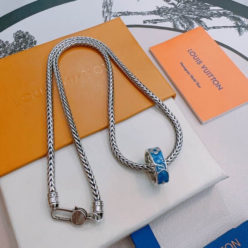 LV Necklace 01yxx268